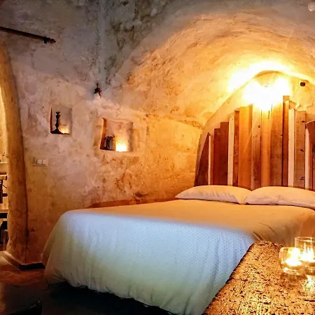 Cave Sassi Guest house *
